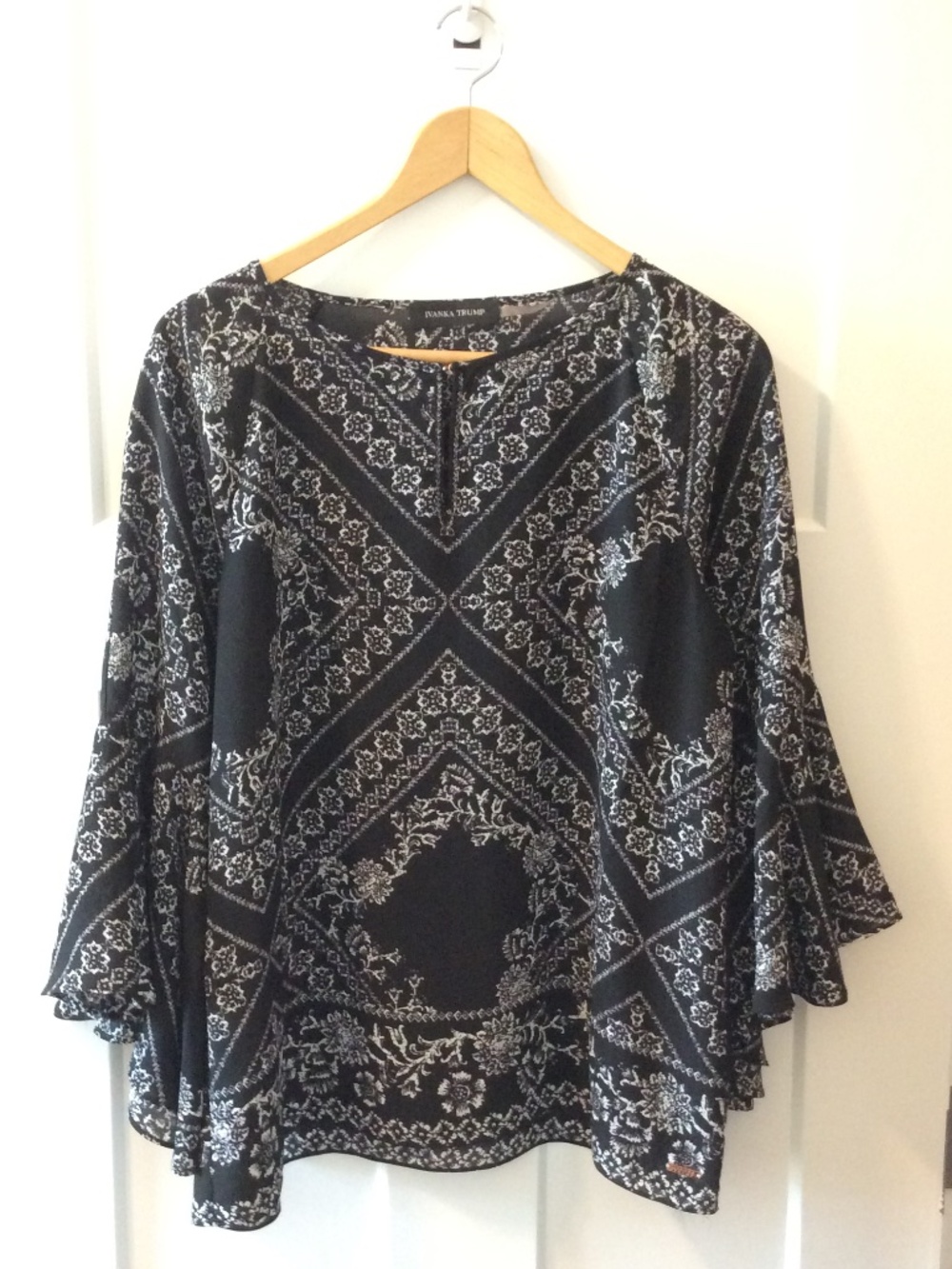 Ivanka Trump Black & White chiffon handkerchief pattern 3/4 Bell sleeves W's top